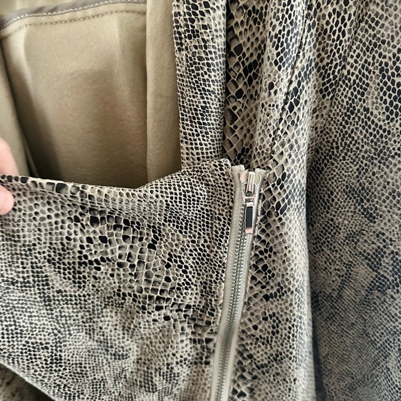 Women’s I.N.C. International Concepts Snake Print Moto Jacket NWOT! - Picture 3 of 5